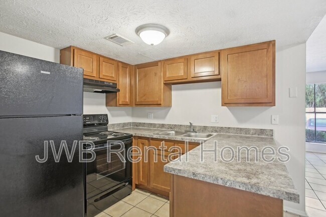 Foto del edificio - 909 Bert Rd