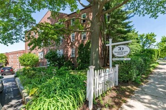Building Photo - 70 Strawberry Hill Ave