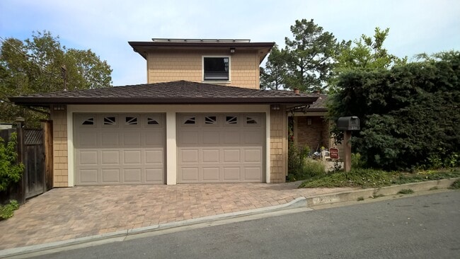 Garage w/ AC - perfect for workshop - 231 S Balsamina Way