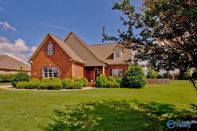 Building Photo - 4905 Saddle Ridge Dr SE
