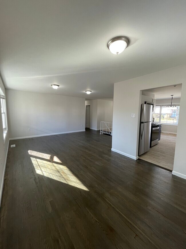 Building Photo - 6319 Brightlea Dr