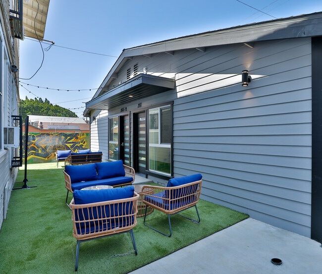 Building Photo - 2811 Menlo Ave