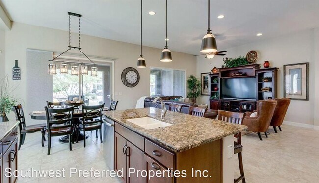 Foto del edificio - 2 br, 2.5 bath House - 16740 W Monte Vista Rd