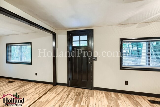 Building Photo - 9601 SW 42nd Ave