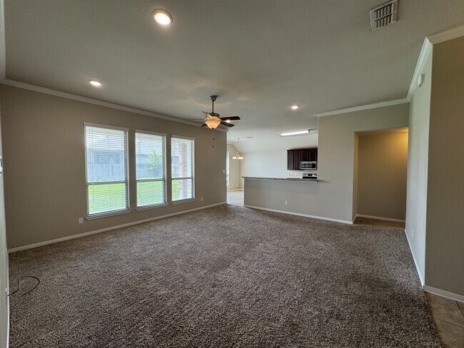 Foto del edificio - 5611 Markham Dr