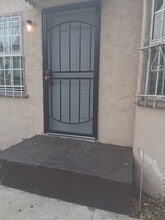 Building Photo - 551 W 95th St