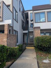 Building Photo - 2310 Bamboo Dr