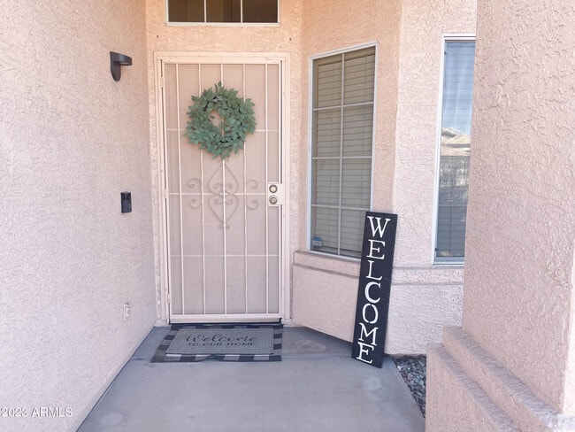 Building Photo - 1077 W Olive Ave