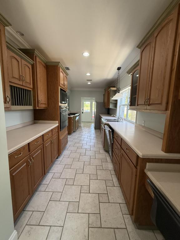 Building Photo - 335 Massalina Dr