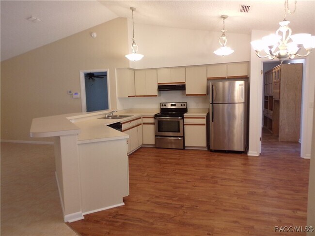 Foto del edificio - 6122 E Plum St