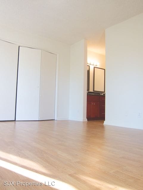 Building Photo - 8061 Romaine St