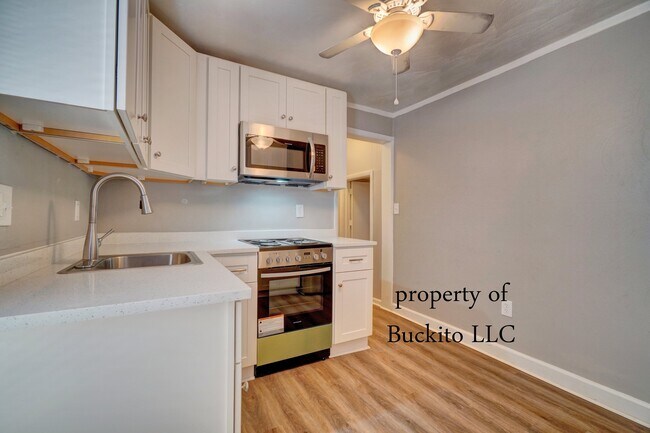 Foto del edificio - 785 W 51st St