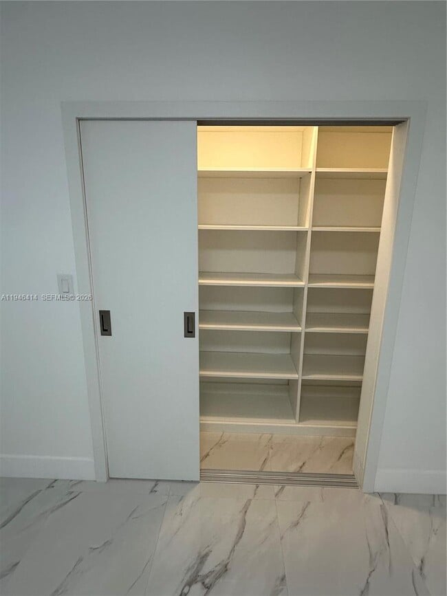 Building Photo - 530 Santander Ave