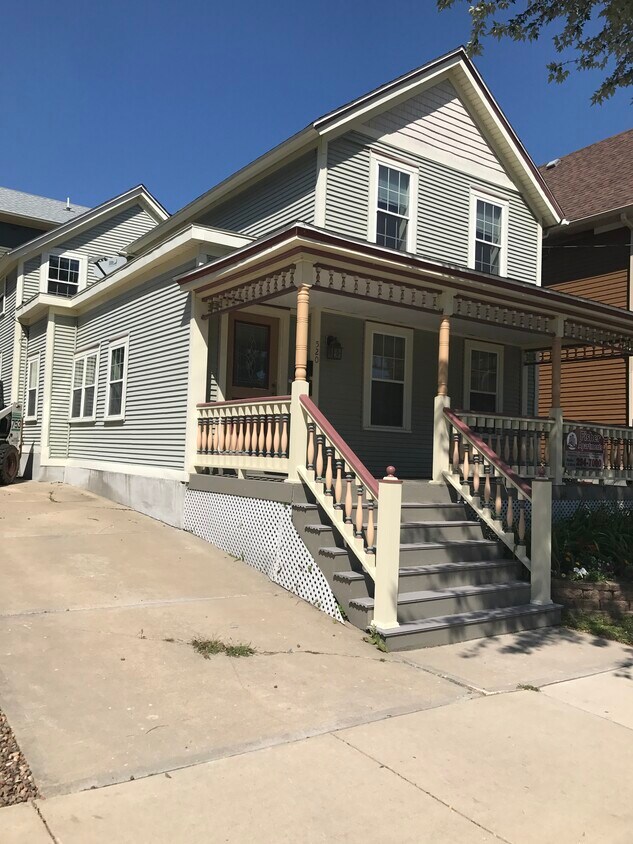 Foto principal - 520 E Johnson St