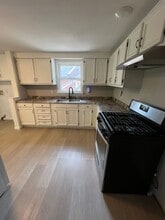 Building Photo - 516 Nursery Rd