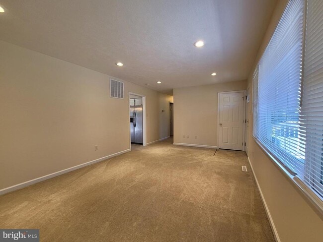 Foto del edificio - 111 Windcrest Cir