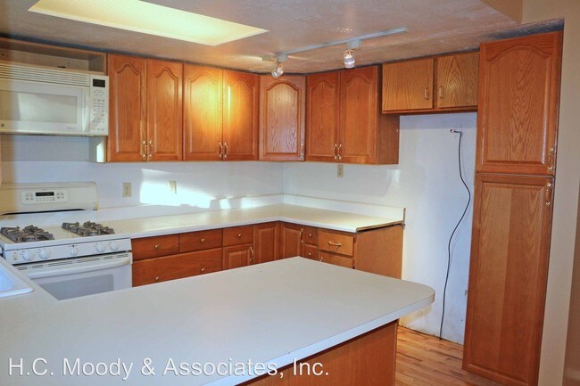 Building Photo - 5 br, 3 bath House - 9254 S. Judd Ln