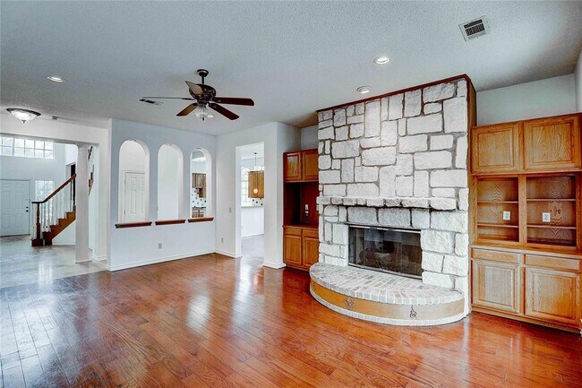 Building Photo - 6412 Pavillion Ct