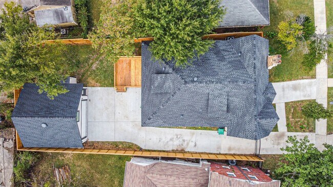 Foto del edificio - 2606 Oakdale St