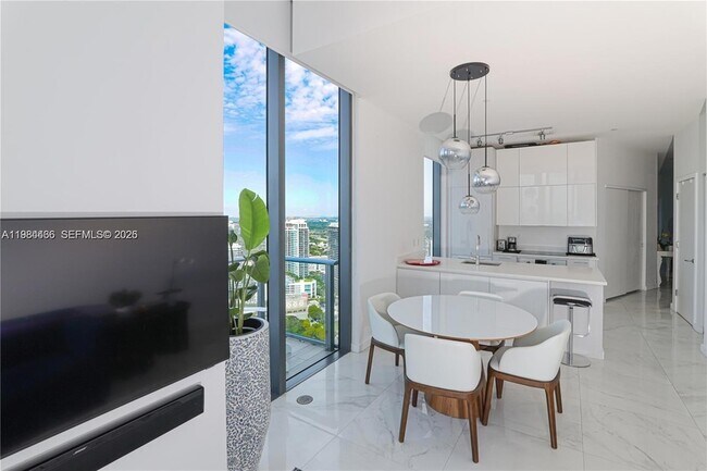 Building Photo - 501 NE 31st St