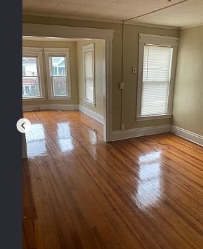 1st livingroom - 121 Whittier Ave