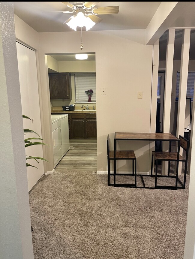 Foto del edificio - 3924 Devonshire Ln