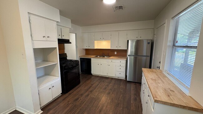 Foto del edificio - 27 Meldia Dr