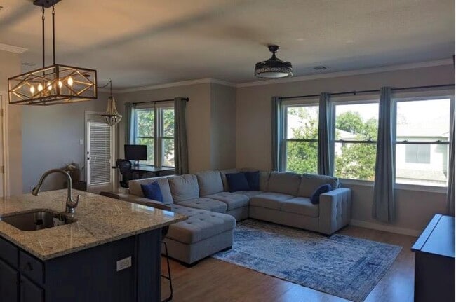 Building Photo - 7501 Shadowridge Run