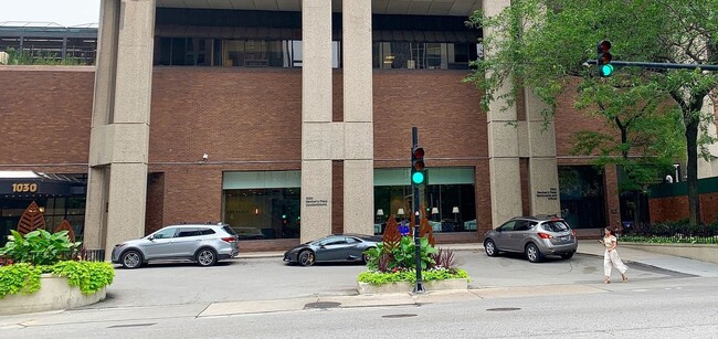Building Photo - 1030 N State St