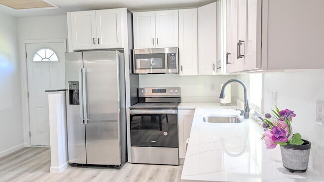 Foto del edificio - 150 Nightingale Ave