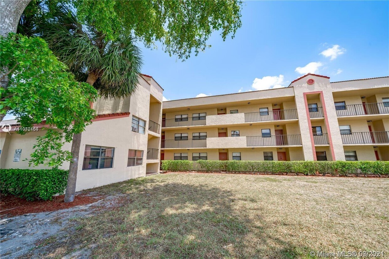 3399 Foxcroft Rd Unit 109, Miramar, FL 33025 Condo for Rent in