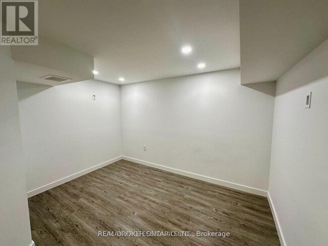 Building Photo - 66 Whitburn Crescent
