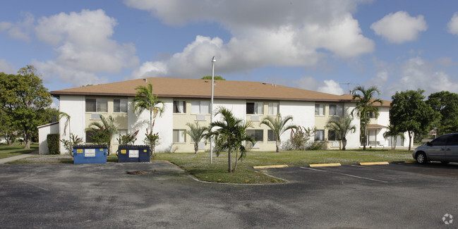 Building Photo - Wedgewood Apartments