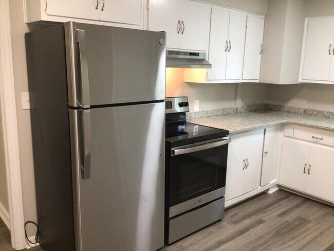 Foto del edificio - 4701 Auburn Rd