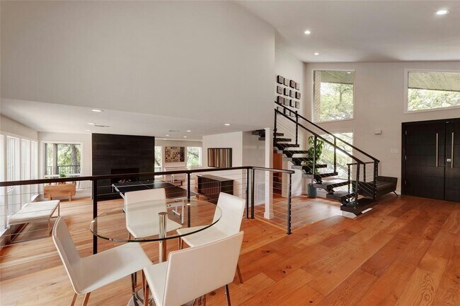 Building Photo - 8701 S Path