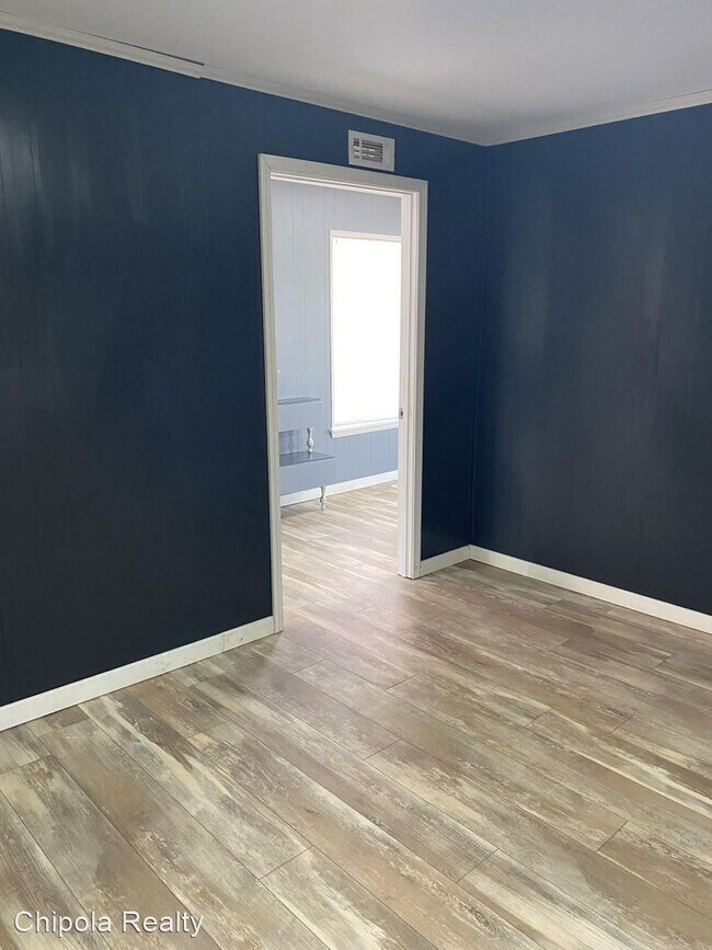 Building Photo - Studio, 1 bath House - 2867 Jefferson St