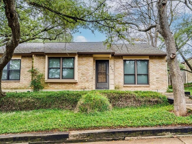 Building Photo - 8305 Summer Side Dr