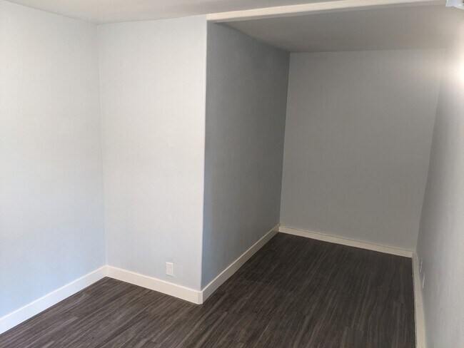 Dormitorio (desde el armario) - 17915 Erwin St