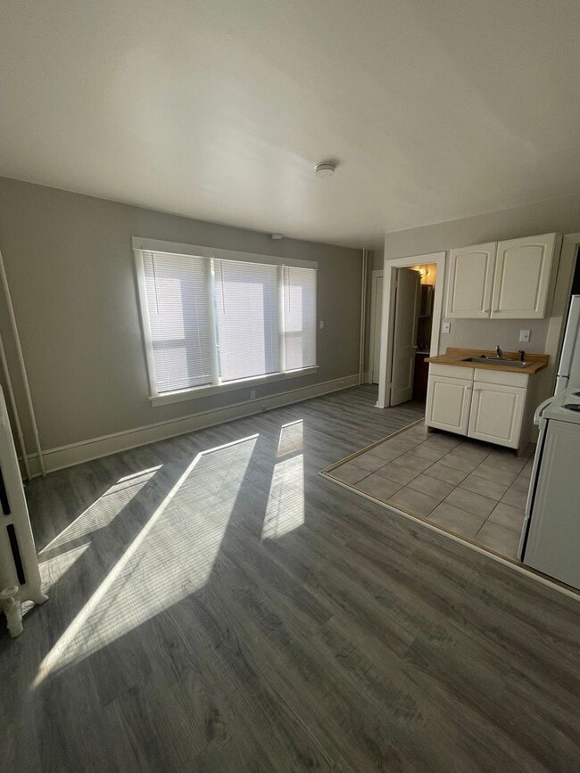 Building Photo - 316 Maple Ave