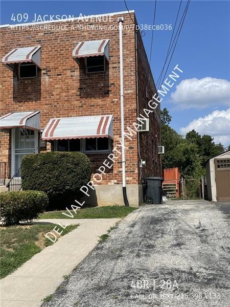 Building Photo - 409 Jackson Ave