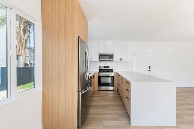 Interior Photo - 5358 Loma Linda Ave