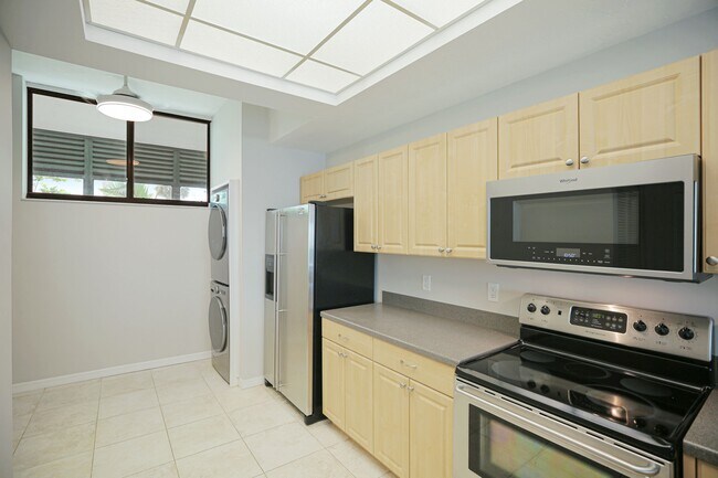 Kitchen and Laundry Area - 988 Blvd of the Arts