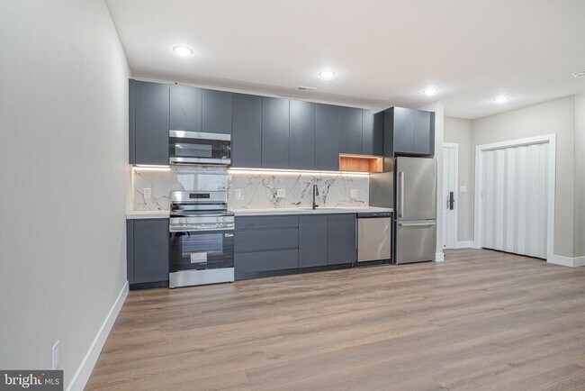 Foto del edificio - 4432 Wingate St
