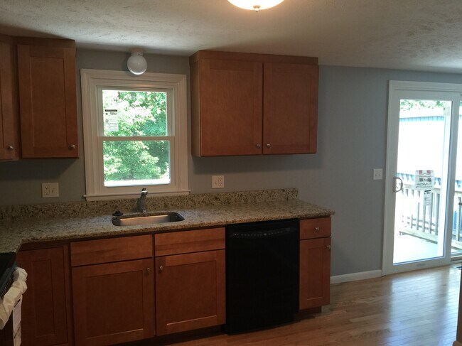 Building Photo - 9 Vine Ln