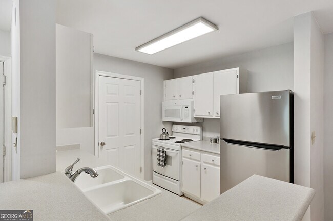 Building Photo - 518 Granville Ct
