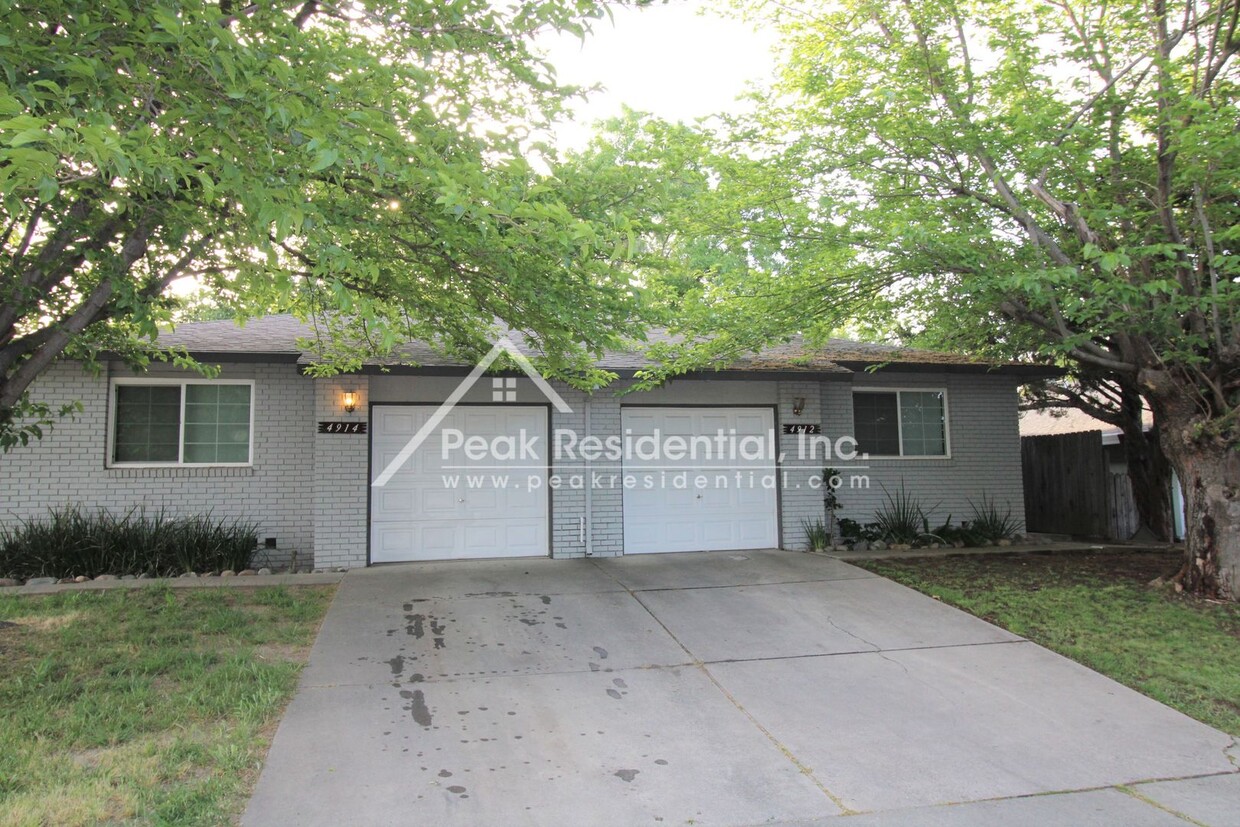 Primary Photo - A Charming Foothill Farms 2bd/1ba Duplex w...