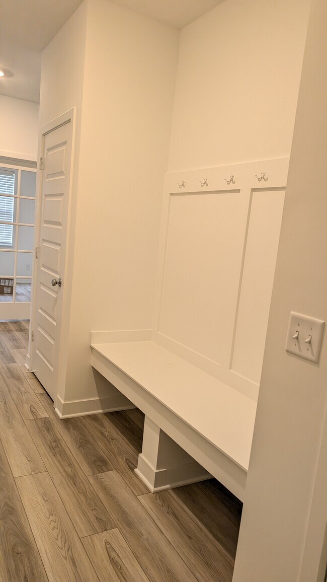 Foto del edificio - 1086 Tansley Ln