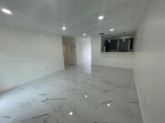 Building Photo - 7800 N Miami Ave