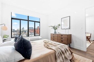 Building Photo - 99 Storms Ave