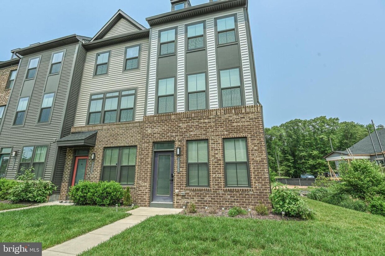 Primary Photo - Tanyard Shores Glen Burnie Townhouse